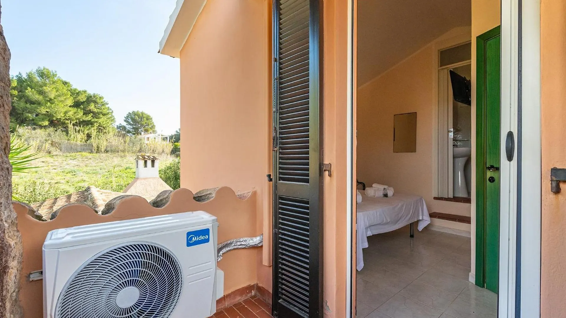 Salina Heaven Retreat 1 Villa Calasetta 0*,  Italien